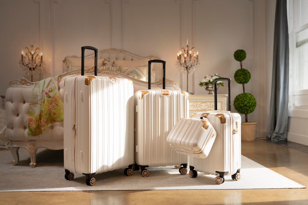 How to Choose High-End Travel Equipment for Comfort and Style
